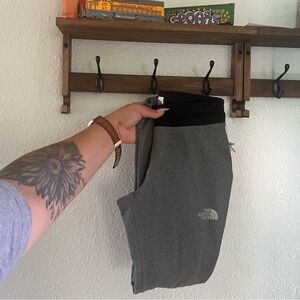 Girls  The North Face Leggings Small 7/8
